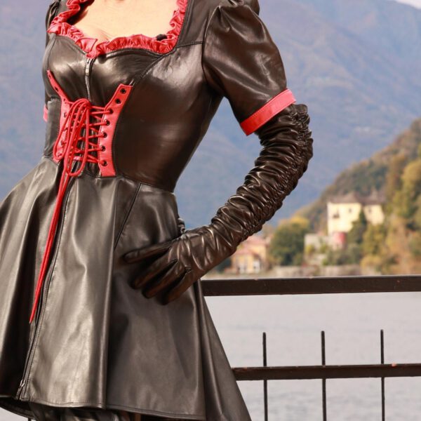 sehr lange gerüschte schwarze Designer Lederhandschuhe von Veronica Miceli